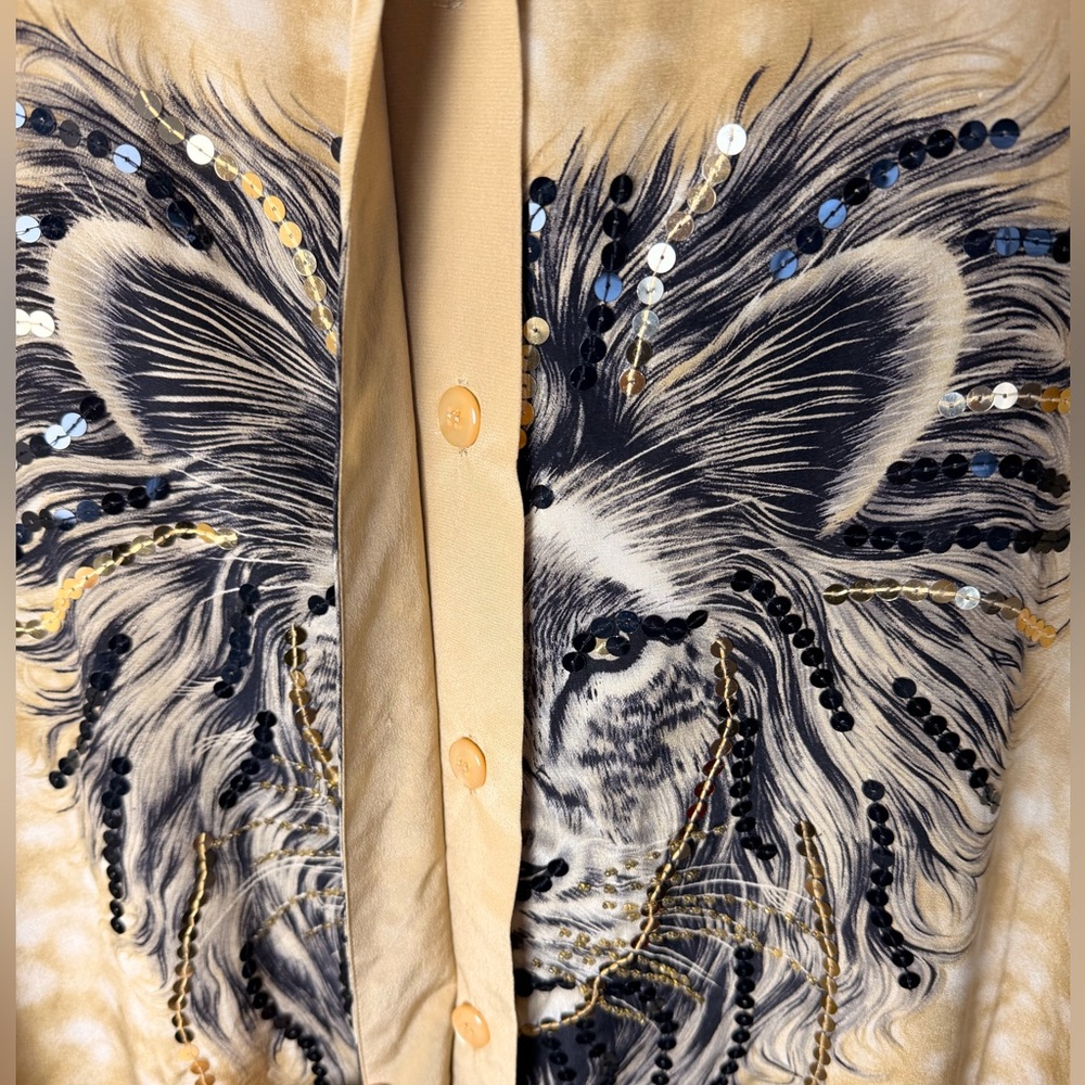 Diane Gilman 100% Silk Lion Embellished Button Up Blouse Size M - Picture 4 of 7